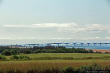 Смотрим на архитектурное чудо со стороны