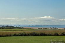 Смотрим на архитектурное чудо со стороны