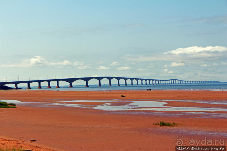 Смотрим на архитектурное чудо со стороны Смотрим на архитектурное чудо со стороны