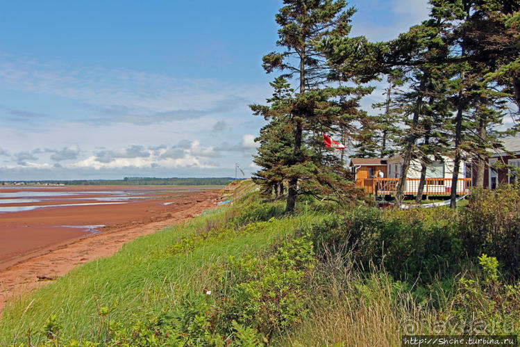 Смотрим на архитектурное чудо со стороны Смотрим на архитектурное чудо со стороны