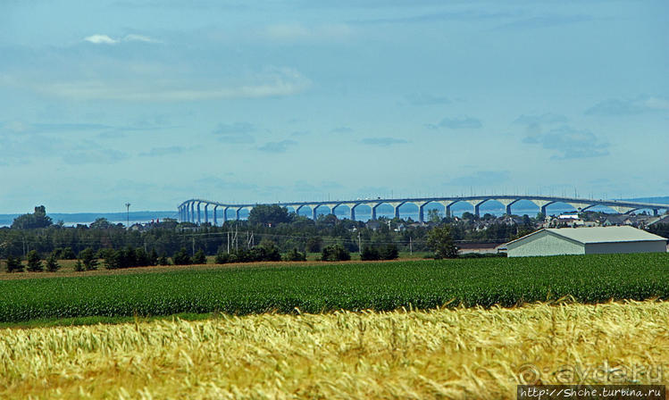 Смотрим на архитектурное чудо со стороны Смотрим на архитектурное чудо со стороны