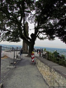 Альбом отзыва "Руины замка Драхенфельс на вершине Скалы Дракона Drachenfels"