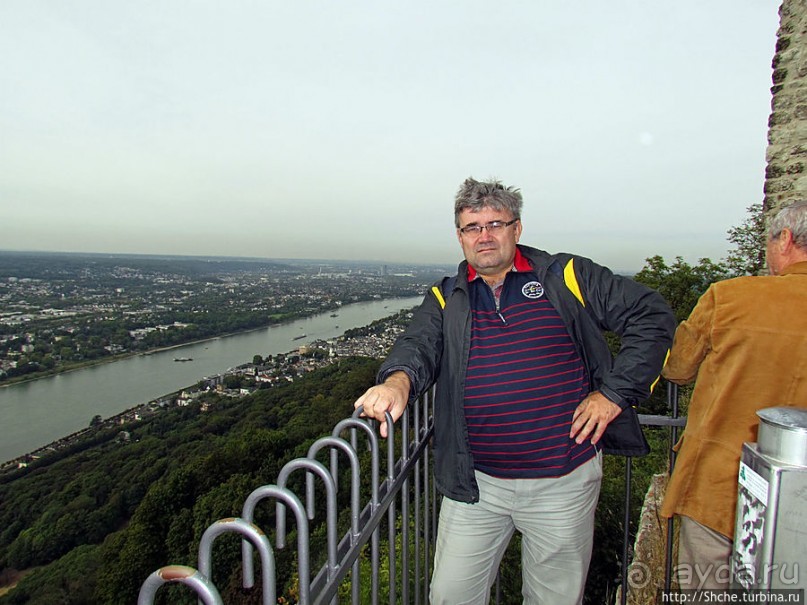 Альбом отзыва "Руины замка Драхенфельс на вершине Скалы Дракона Drachenfels"