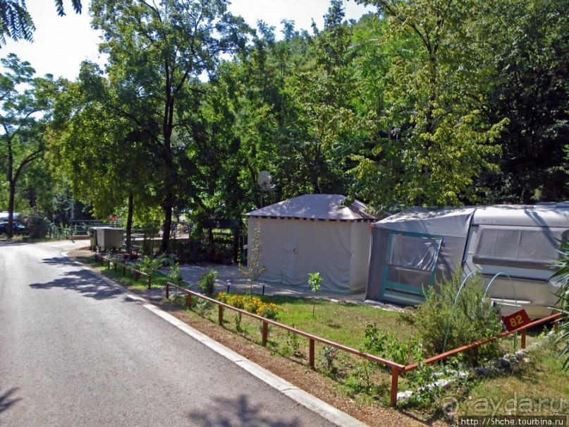 Комфортабельный автокемпинг-отель в уединенном заливе