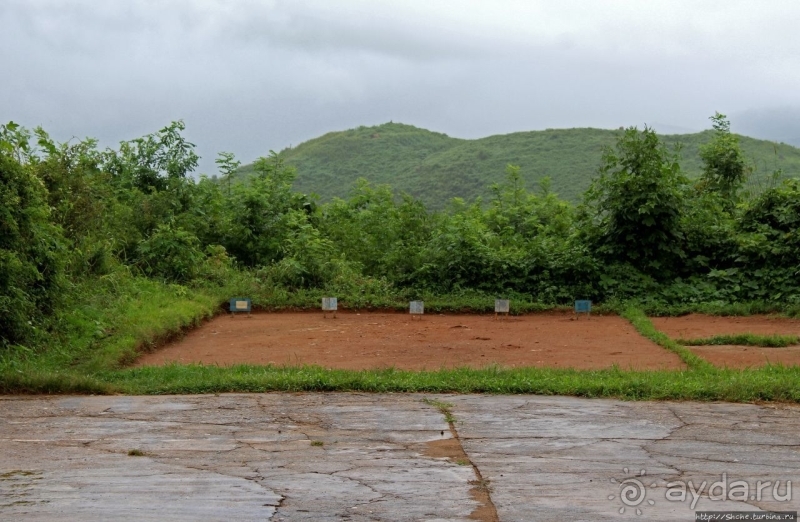 Пограничная застава КНДР и южнокорейская "стена"