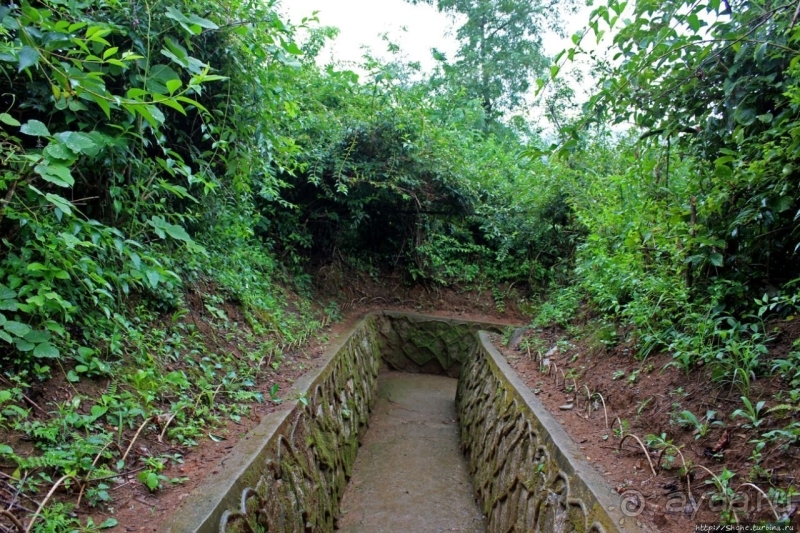 Пограничная застава КНДР и южнокорейская "стена"