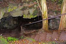 В застывшем пузыре (лавовый тоннель)