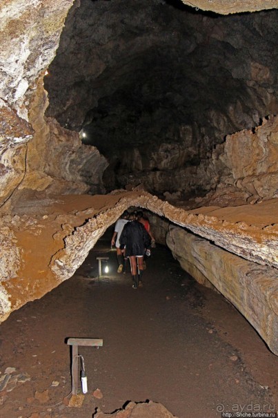 В застывшем пузыре (лавовый тоннель)