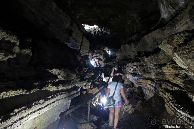 В застывшем пузыре (лавовый тоннель)