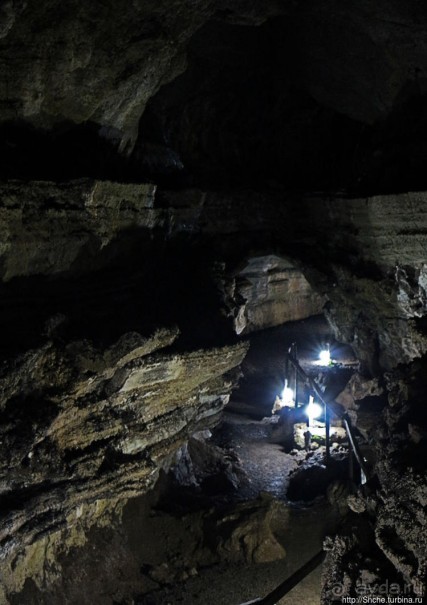 В застывшем пузыре (лавовый тоннель)