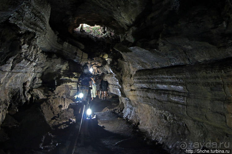 В застывшем пузыре (лавовый тоннель)