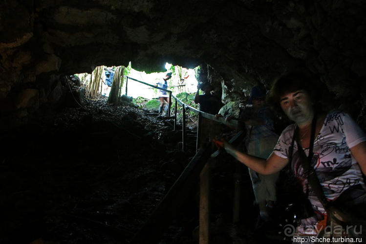 В застывшем пузыре (лавовый тоннель)