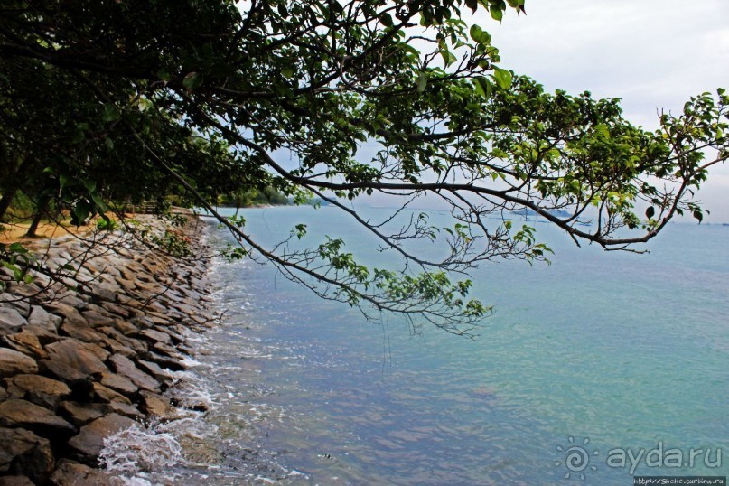 Остров, на острове остров (южная точка Континентальной Азии)