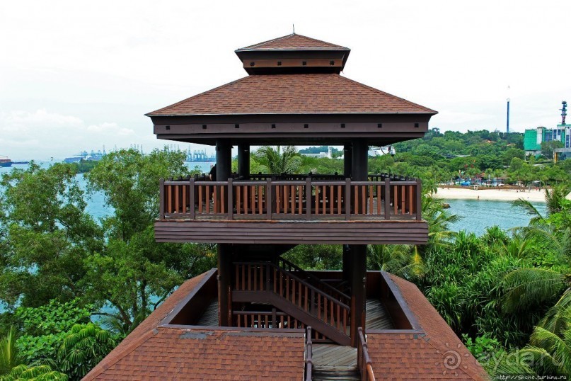 Остров, на острове остров (южная точка Континентальной Азии)