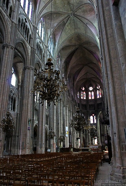 Бурж — любопытные факты на фоне старинных улиц