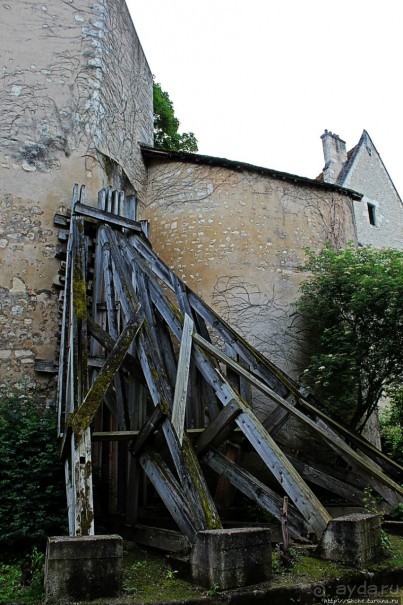 Бурж — любопытные факты на фоне старинных улиц