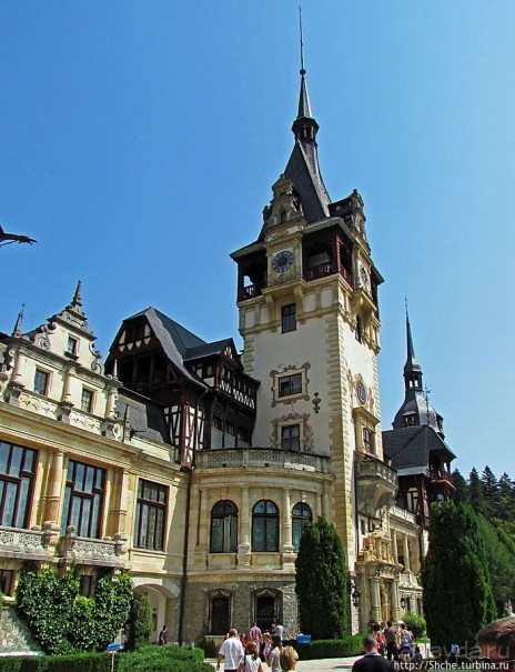 " Встречают по одежке" — внешний лоск дворца Пелеш