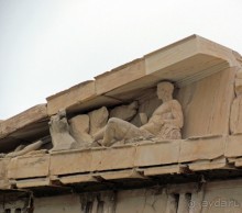 Альбом отзыва "На холме Акрополь — Пантеон, вечная реставрация и остальное"