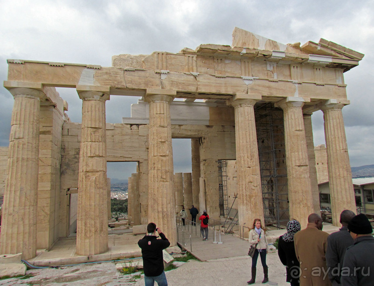 Альбом отзыва "На холме Акрополь — Пантеон, вечная реставрация и остальное"