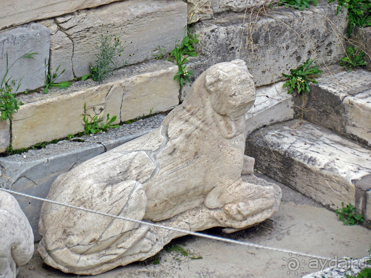 Альбом отзыва "На холме Акрополь — Пантеон, вечная реставрация и остальное"