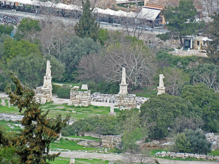 Альбом отзыва "На холме Акрополь — Пантеон, вечная реставрация и остальное"