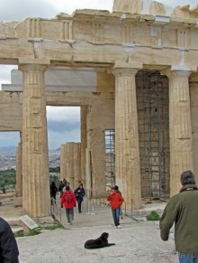 На холме Акрополь — Пантеон, вечная реставрация и остальное