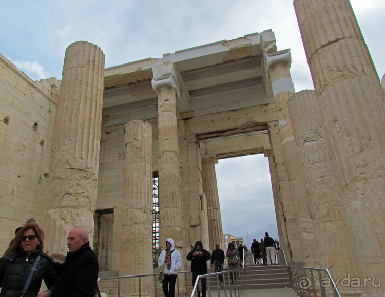 На холме Акрополь — Пантеон, вечная реставрация и остальное