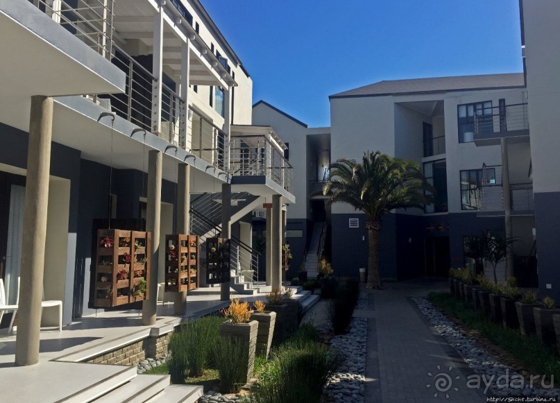 Бутик-отель и устрицы с шампанским на завтрак