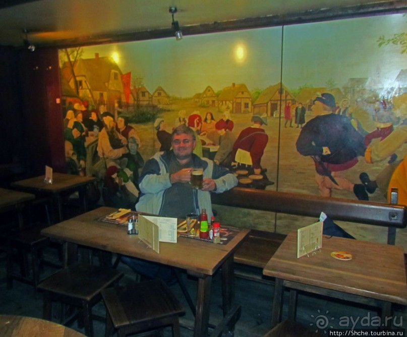 Традиционный бельгийский ресторан в центре Брюсселя