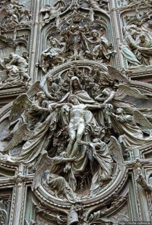 Двери Миланского собора, способные вызвать культурный шок