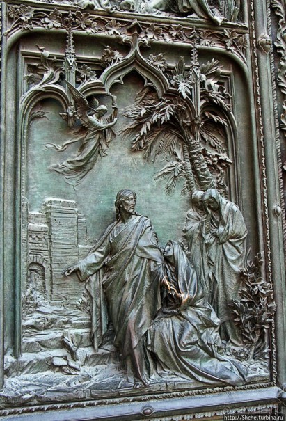 Двери Миланского собора, способные вызвать культурный шок