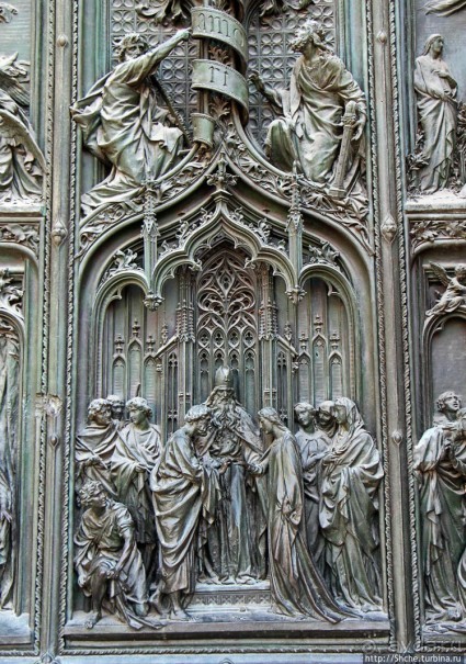 Двери Миланского собора, способные вызвать культурный шок