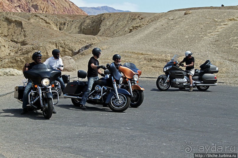 Долина Смерти. "Палитра художника" на дороге художников