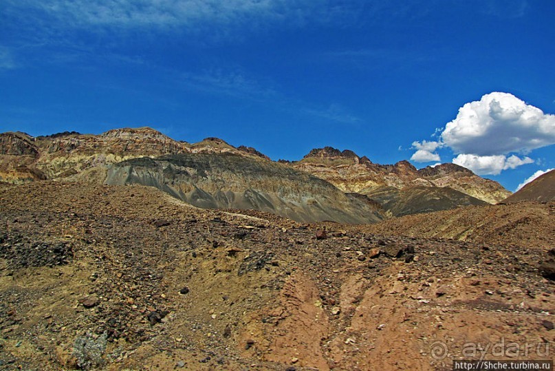 Долина Смерти. "Палитра художника" на дороге художников