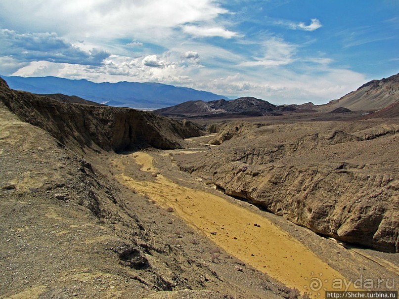 Долина Смерти. "Палитра художника" на дороге художников
