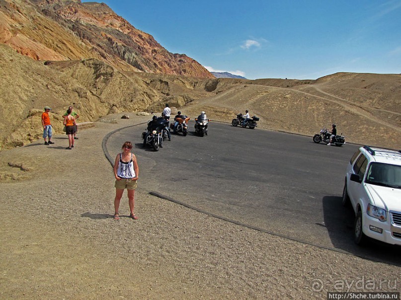 Долина Смерти. "Палитра художника" на дороге художников