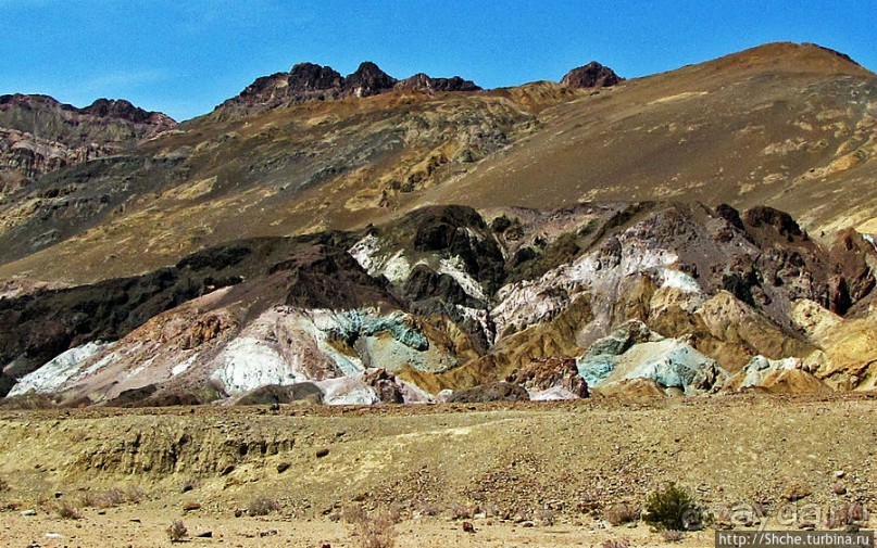 Долина Смерти. "Палитра художника" на дороге художников