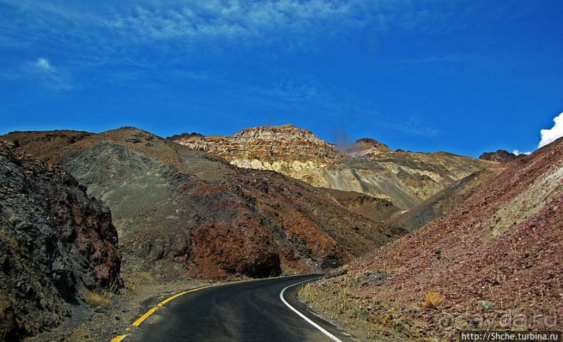 Долина Смерти. "Палитра художника" на дороге художников