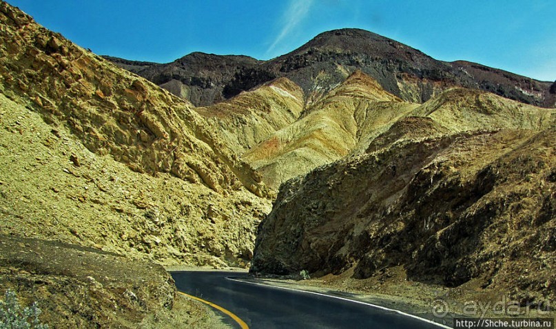 Долина Смерти. "Палитра художника" на дороге художников