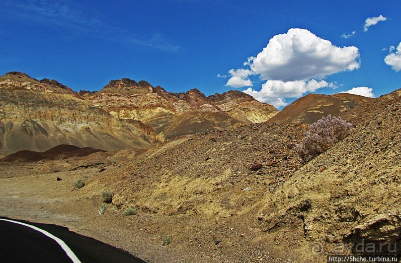 Долина Смерти. "Палитра художника" на дороге художников