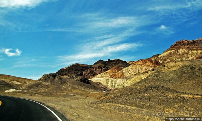 Долина Смерти. "Палитра художника" на дороге художников