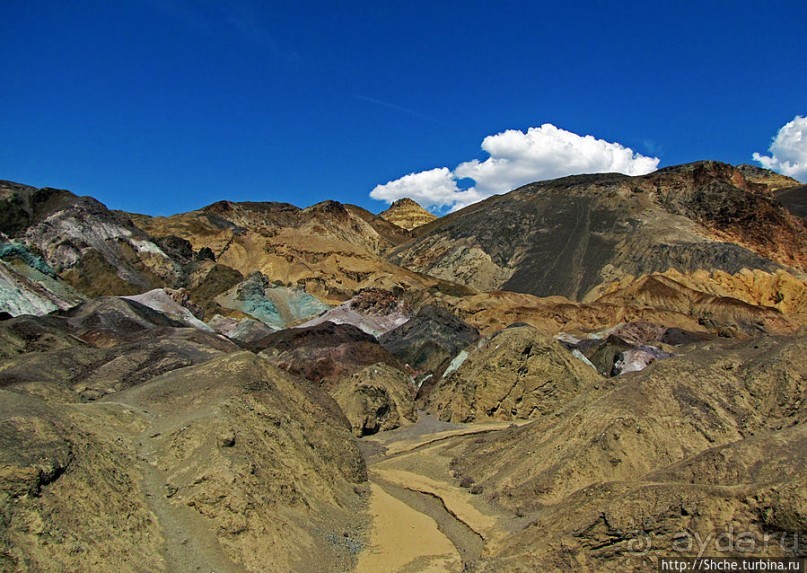 Долина Смерти. "Палитра художника" на дороге художников