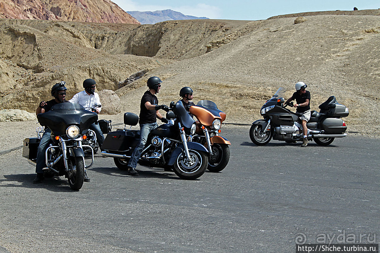 Долина Смерти. "Палитра художника" на дороге художников