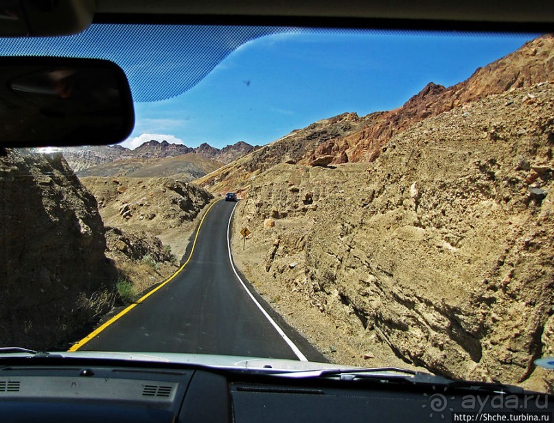 Долина Смерти. "Палитра художника" на дороге художников