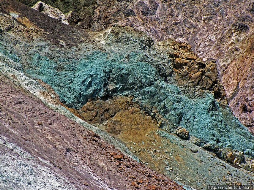 Долина Смерти. "Палитра художника" на дороге художников