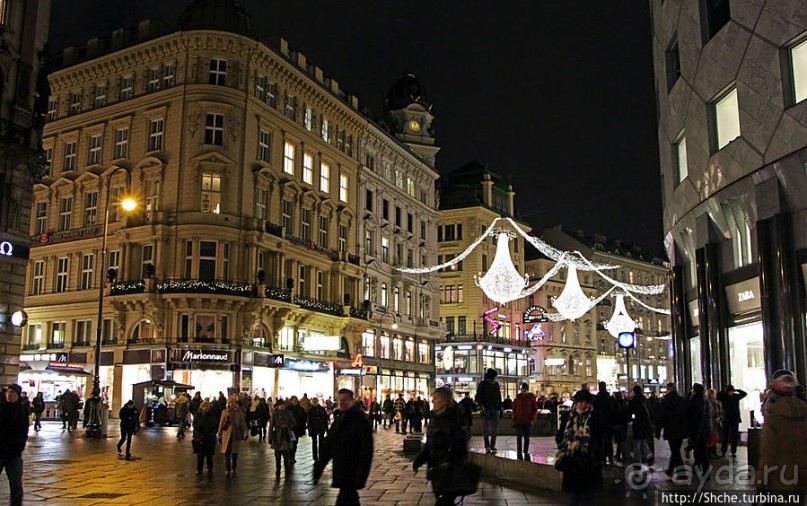 Декабрьская иллюминация Вены, вечер, немного снега и мороз