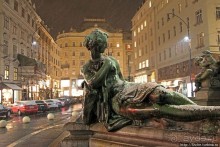 Декабрьская иллюминация Вены, вечер, немного снега и мороз