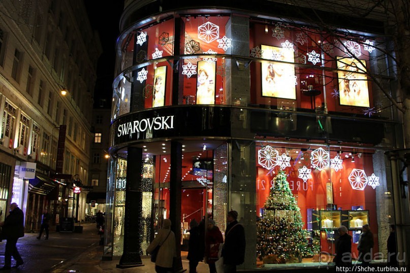 Декабрьская иллюминация Вены, вечер, немного снега и мороз