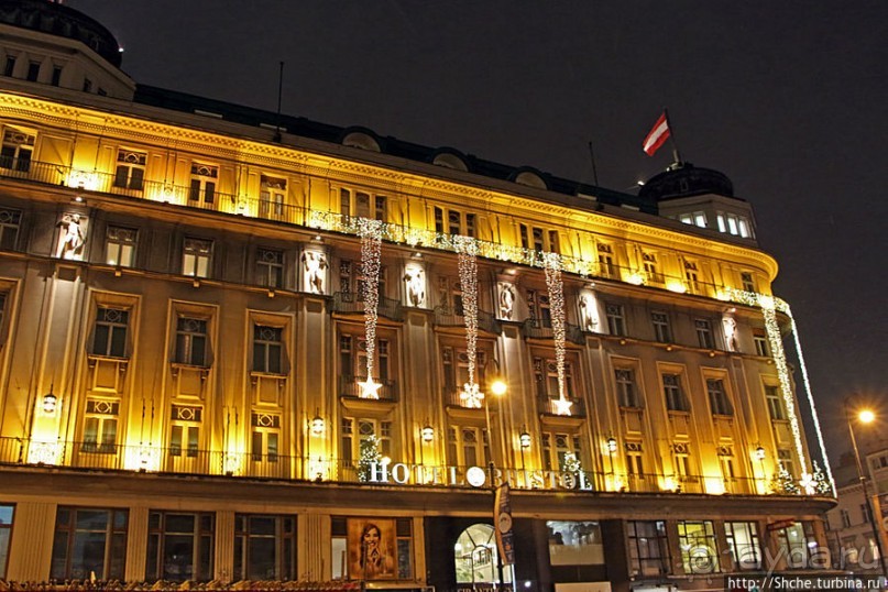 Декабрьская иллюминация Вены, вечер, немного снега и мороз