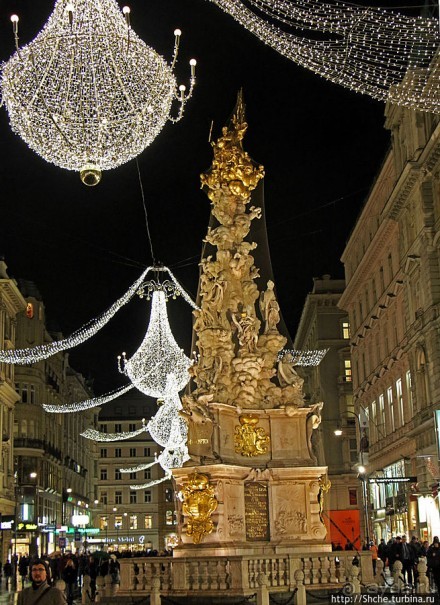 Декабрьская иллюминация Вены, вечер, немного снега и мороз